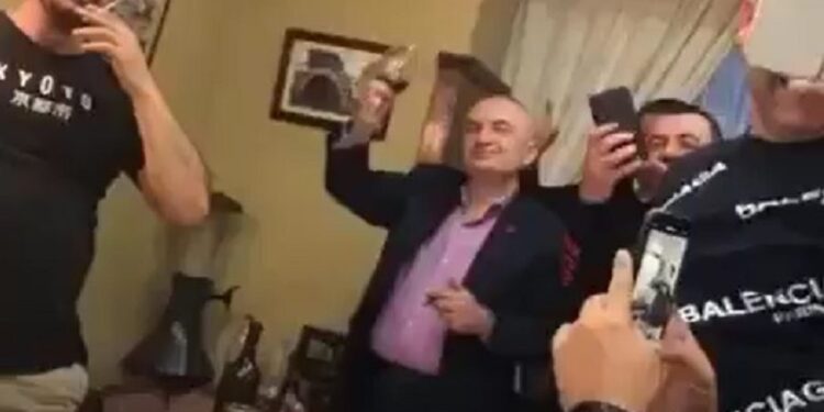 Kolegji i Apelimit në ngërç! Meta intriga me dejtësinë: Nuk hap procedurat për zëvendësimin e Luan Dacit, KPA mbetet me 6 anëtarë Kolegji i Apelimit në ngërç! Meta intriga me dejtësinë: Nuk hap procedurat për zëvendësimin e Luan Dacit, KPA mbetet me 6 anëtarë