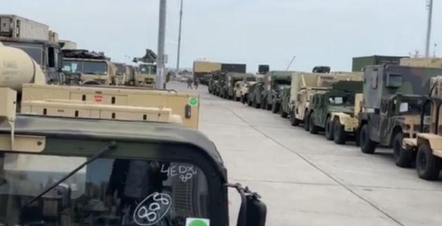 VIDEO/ “Defender Europe 21”, qindra mjete të rënda ushtarake të SHBA mbërrijnë në Shqipëri! Peleshi: Gjithçka gati për stërvitjen më të madhe! VIDEO/ “Defender Europe 21”, qindra mjete të rënda ushtarake të SHBA mbërrijnë në Shqipëri! Peleshi: Gjithçka gati për stërvitjen më të madhe!