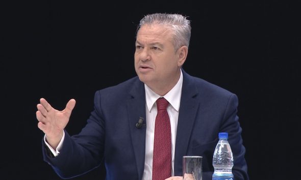 Murrizi: Të djathtët kanë prishur kisha e xhami, nuk kanë lidhje me konceptin filozofik! Murrizi: Të djathtët kanë prishur kisha e xhami, nuk kanë lidhje me konceptin filozofik!