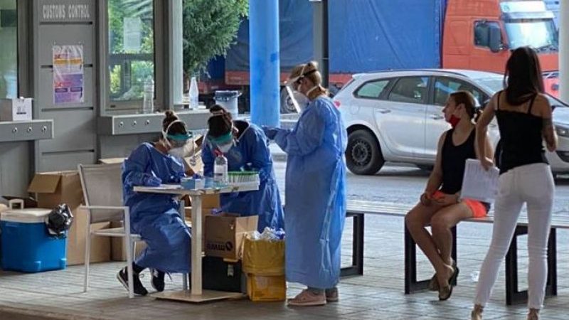 Ambasada greke: Pse po e mbajmë ende Shqipërinë në zonën e kuqe të infeksionit Ambasada greke: Pse po e mbajmë ende Shqipërinë në zonën e kuqe të infeksionit