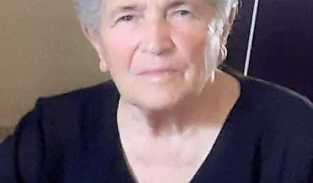 Këngëtari Ermal Meta në zi, humb njeriun e tij të shtrenjtë dhe bën mesazhin prekës Këngëtari Ermal Meta në zi, humb njeriun e tij të shtrenjtë dhe bën mesazhin prekës