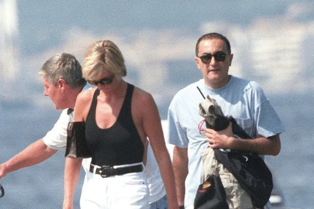 Zbardhet misteri! Publikohen pamjet e rralla të princeshës Diana me të dashurin Dodi Fayed: Cila ishte telefonata misterioze që mori një natë para aksidentit fatal?! Zbardhet misteri! Publikohen pamjet e rralla të princeshës Diana me të dashurin Dodi Fayed: Cila ishte telefonata misterioze që mori një natë para aksidentit fatal?!