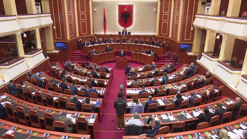 Kuvendi 13 kërkesa për Prokurorinë e Përgjithshme: Të rritet bashkëpunimi me SPAK për hetimet ndaj korrupsionit! Kuvendi 13 kërkesa për Prokurorinë e Përgjithshme: Të rritet bashkëpunimi me SPAK për hetimet ndaj korrupsionit!