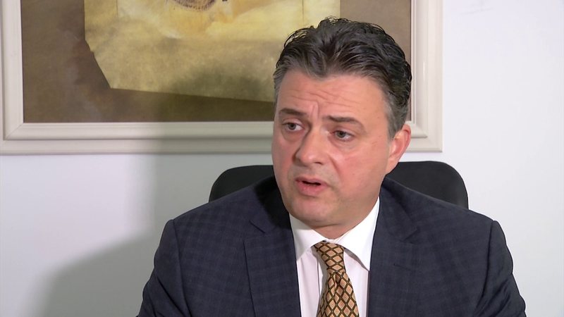 Arben Ristani: Basha ka thirrur Kuvendin e PD vetëm për të “ekzekutuar” Nishanin, demokratët po kalojnë kohë të vështira Arben Ristani: Basha ka thirrur Kuvendin e PD vetëm për të “ekzekutuar” Nishanin, demokratët po kalojnë kohë të vështira