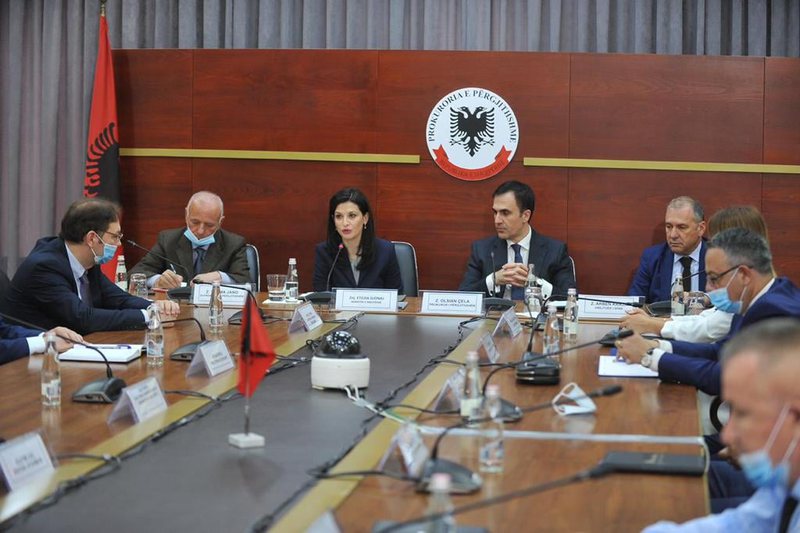 Qeveria letër Olsian Çelës për të ngelurit në veting! Kërkesë prokurorisë të nisë hetimet ndaj tyre: Ja 140 emrat që rrezikojnë dënim dhe sekuestrim pasurie Qeveria letër Olsian Çelës për të ngelurit në veting! Kërkesë prokurorisë të nisë hetimet ndaj tyre: Ja 140 emrat që rrezikojnë dënim dhe sekuestrim pasurie