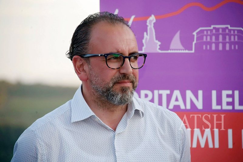 Nxehet situata brenda PS-së! Dritan Leli nxjerr dokumentet dhe plas deklaratën e fortë: S’e kuptoj ngutjen për ta bërë… Nxehet situata brenda PS-së! Dritan Leli nxjerr dokumentet dhe plas deklaratën e fortë: S’e kuptoj ngutjen për ta bërë…