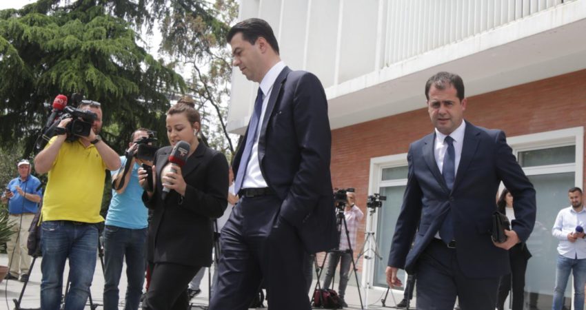 PD i jep një formular degëve në qarqe: Analizoni se si arritëm të fitojmë dhe faktorët e masakrës zgjedhore?! PD i jep një formular degëve në qarqe: Analizoni se si arritëm të fitojmë dhe faktorët e masakrës zgjedhore?!