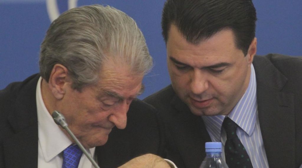 Basha fiton si shoku Sali! Grabit mandatin e tretë në krye të PD-së Basha fiton si shoku Sali! Grabit mandatin e tretë në krye të PD-së