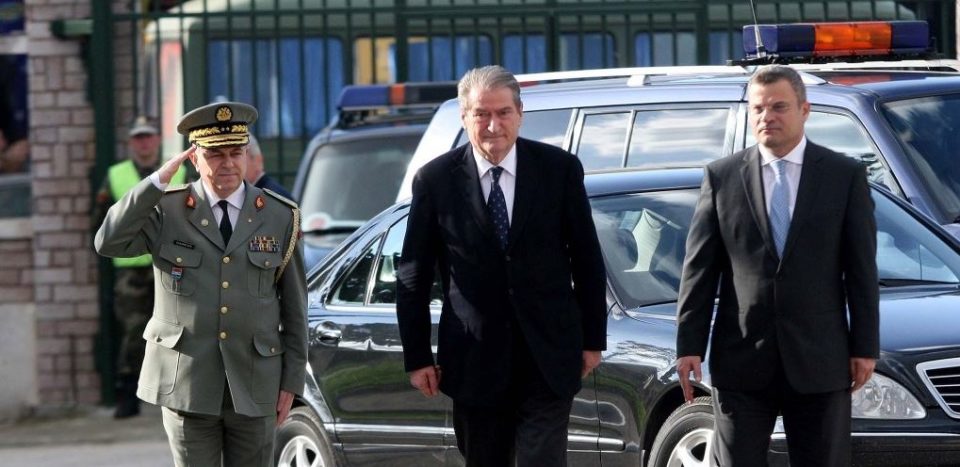 “B.omba” e Arben Imamit: Letrat për non-grata nga SHBA, Berishës ia ka bërë Basha