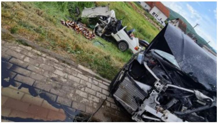 Katër të vdekur në një aksident në magjistralen Ferizaj-Shtime në Kosovë, një grua në gjendje të rëndë shëndetësore Katër të vdekur në një aksident në magjistralen Ferizaj-Shtime në Kosovë, një grua në gjendje të rëndë shëndetësore