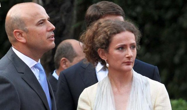 Berisha i ‘sul’ dhëndrin Ambasadës së SHBA, akuza për ndryshimin e historisë dhe e quan sorosiste Berisha i ‘sul’ dhëndrin Ambasadës së SHBA, akuza për ndryshimin e historisë dhe e quan sorosiste