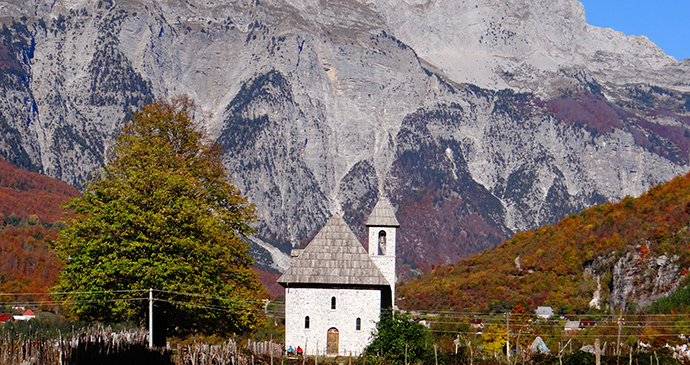 VIDEO/ Reportazhi i blogerit të njohur të udhëtimeve turistike: Shqipëria një nga parajsat e fundit në Europë VIDEO/ Reportazhi i blogerit të njohur të udhëtimeve turistike: Shqipëria një nga parajsat e fundit në Europë