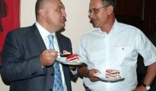 LSI shkërmoqet totalisht, pas “zhdukjes” së Kryemadhit! Kyçen portali i partisë dhe gazeta zyrtare, nis edhe mbyllja e degëve LSI shkërmoqet totalisht, pas “zhdukjes” së Kryemadhit! Kyçen portali i partisë dhe gazeta zyrtare, nis edhe mbyllja e degëve