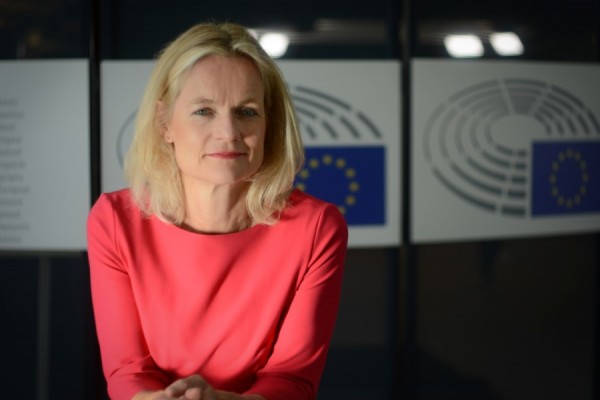 “Vizat, në këmbim të dialogut”?! Von Cramon: Ndryshimi i kufijve do të ishte “toksik” “Vizat, në këmbim të dialogut”?! Von Cramon: Ndryshimi i kufijve do të ishte “toksik”