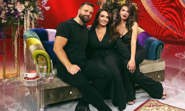 Bashkëshorti i vdiq 11 vite më parë, Alban Ramosaj i ‘jep leje’ publikisht mamasë: Ta sjellë partnerin e ri në shtëpi! Kam kohë që i them… Bashkëshorti i vdiq 11 vite më parë, Alban Ramosaj i ‘jep leje’ publikisht mamasë: Ta sjellë partnerin e ri në shtëpi! Kam kohë që i them…