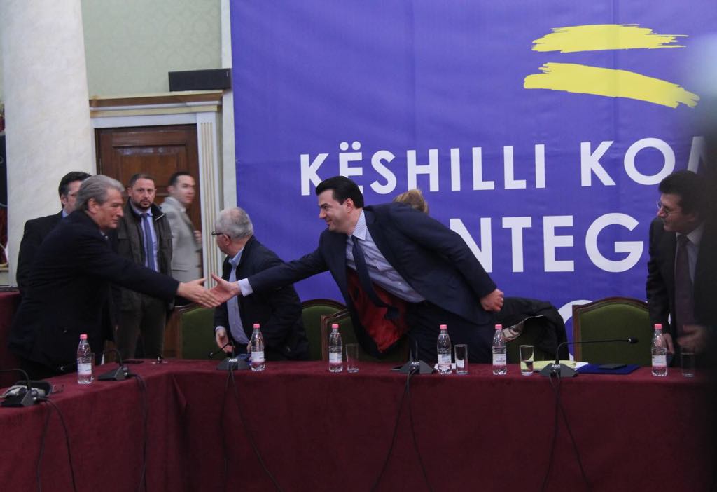 Kulisat në prapaskenë: Arsyet pse Berisha po shantazhon Bashën dhe çmund të ndodhë në PD?