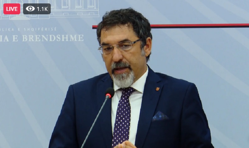 Ministri Çuçi para mediave për ngjarjet kriminale: Gjyqtarët KÇK të reflektojnë, brenda javës nis ndryshim i thellë në polici Ministri Çuçi para mediave për ngjarjet kriminale: Gjyqtarët KÇK të reflektojnë, brenda javës nis ndryshim i thellë në polici