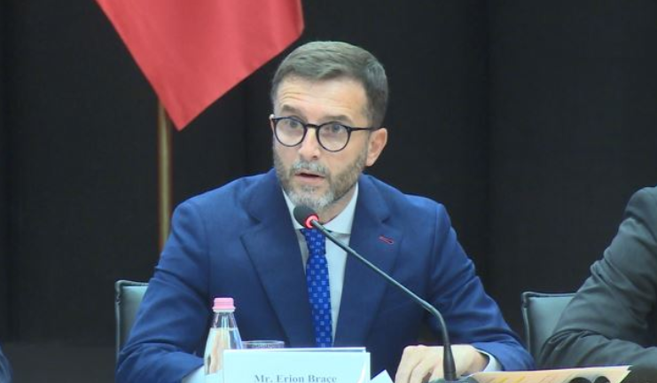 Braçe sulmon Ramën: Kur pranon korrupsionin dhe konfliktin e interesit si “hap përpara”, duhet të heshtësh