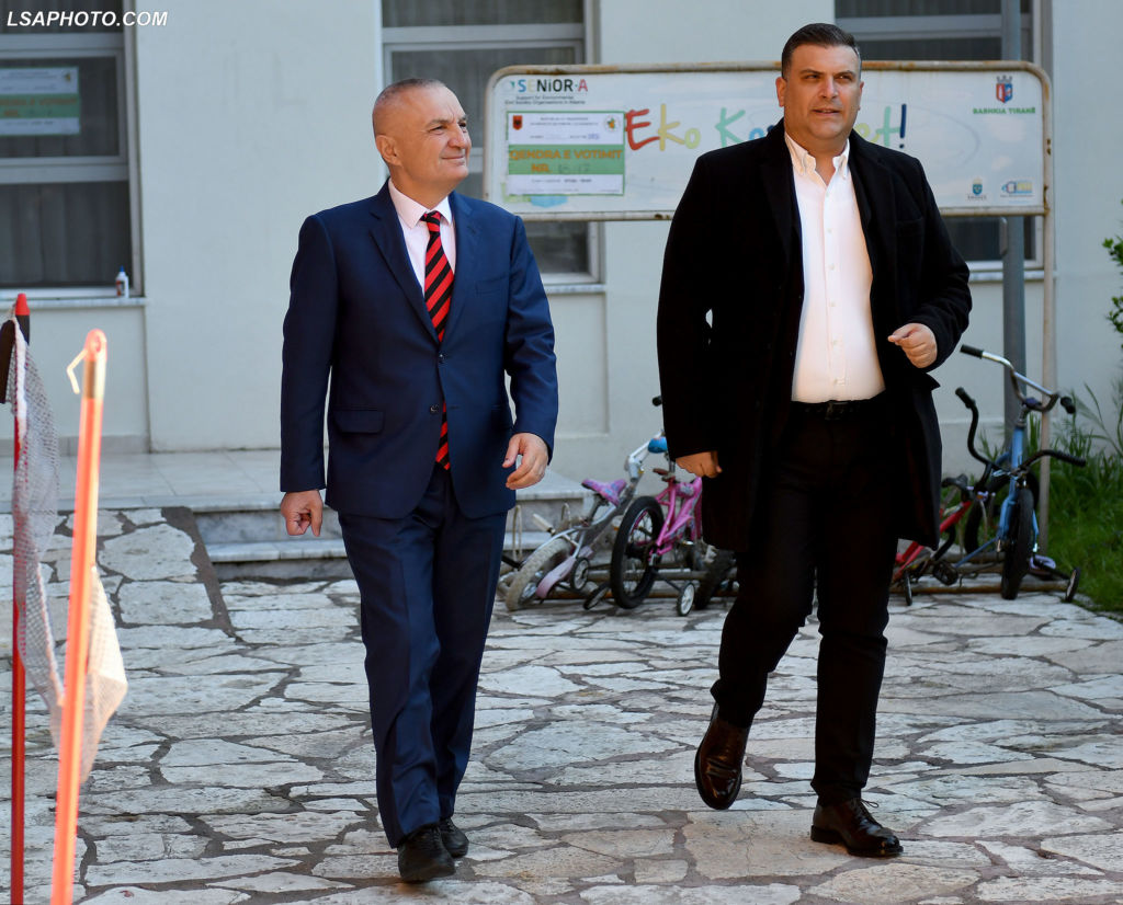 Ilir Meta përgatitet për ‘luftë’ mediatike: Tender për blerjen e pajisjeve televizive Ilir Meta përgatitet për ‘luftë’ mediatike: Tender për blerjen e pajisjeve televizive