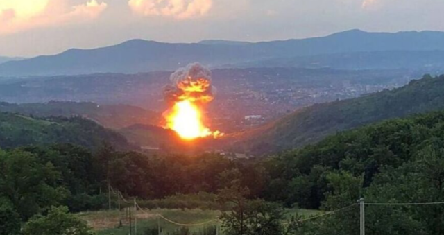 Shpërthim në një fabrikë municionesh në Serbi, plagosen tre persona
