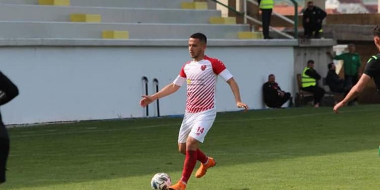 Turp! Vlonjatët e kanë harruar futbollin: U mund nga Tërbuni në sfidën play off, Flamurtari bie në Kategorinë e dytë Turp! Vlonjatët e kanë harruar futbollin: U mund nga Tërbuni në sfidën play off, Flamurtari bie në Kategorinë e dytë