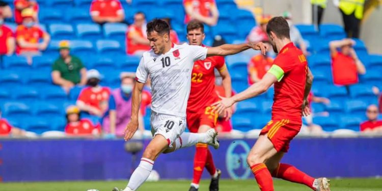 Kuqezinjtë mendjen te Çekia Kuqezinjtë mendjen te Çekia