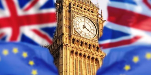 “Furtunë” në Londër: Dosja top-sekret e qeverisë britanike gjendet në një stacion… autobusi “Furtunë” në Londër: Dosja top-sekret e qeverisë britanike gjendet në një stacion… autobusi