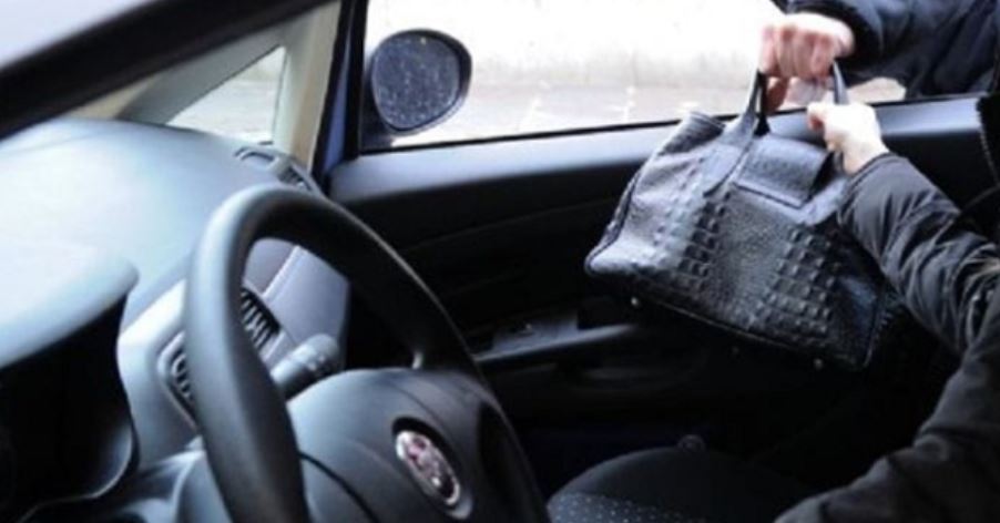 Hyri për të vjedhur: Hajdutit i bie infarkt, por shpëtohet nga pronari Hyri për të vjedhur: Hajdutit i bie infarkt, por shpëtohet nga pronari