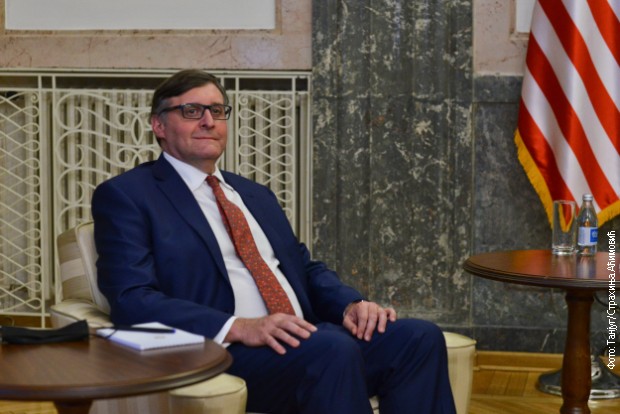 Matthew Palmer: “Non paper” pa asnjë vlerë, nuk ka ndryshim kufijsh në Ballkan Matthew Palmer: “Non paper” pa asnjë vlerë, nuk ka ndryshim kufijsh në Ballkan