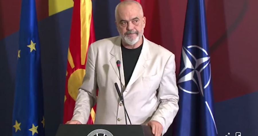 “Për shqiptarët dielli lind atje ku perëndon”! Rama: BE mund të caktojë kushte për ne e data, por Zoti na ka caktuar në zemër të Europës “Për shqiptarët dielli lind atje ku perëndon”! Rama: BE mund të caktojë kushte për ne e data, por Zoti na ka caktuar në zemër të Europës