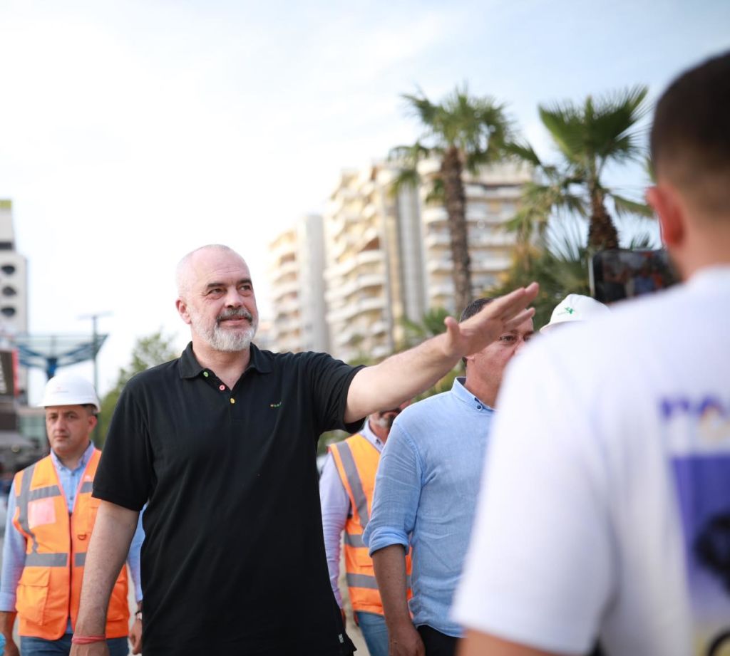 Rama poston albumin e punëve të javës: Basha, Moni, suita opozitare dhe Presidenti në shkarkim shëllehen në diell Rama poston albumin e punëve të javës: Basha, Moni, suita opozitare dhe Presidenti në shkarkim shëllehen në diell