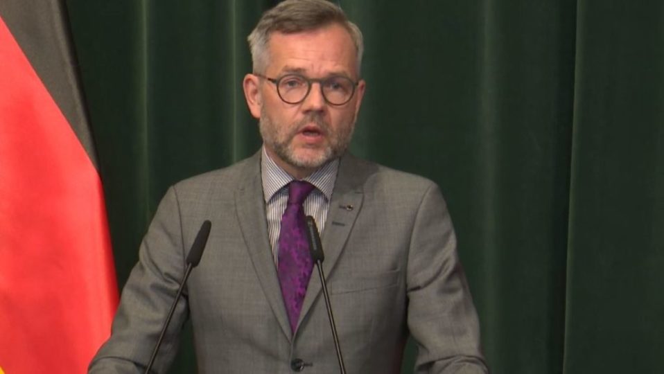 Gjermania “ultimatum” Bullgarisë: Mos blloko të gjithë BE-në për problemet me Shkupin Gjermania “ultimatum” Bullgarisë: Mos blloko të gjithë BE-në për problemet me Shkupin