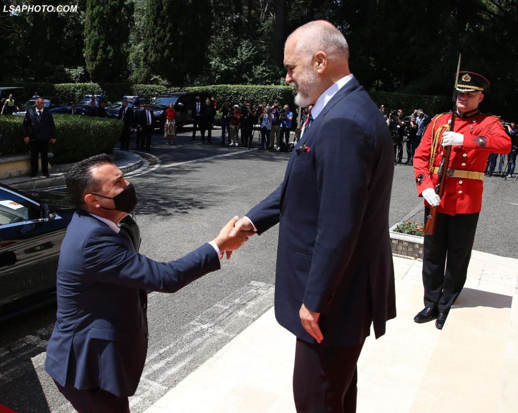 Negociatat për Tiranën e Shkupin: Prapaskenat e një vendimi që është kthyer në reality show