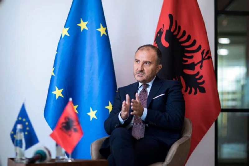 Delegacioni i BE përgënjeshtron akuzat ndaj Soreca-s: Shpifjet do ndiqen ligjërisht Delegacioni i BE përgënjeshtron akuzat ndaj Soreca-s: Shpifjet do ndiqen ligjërisht