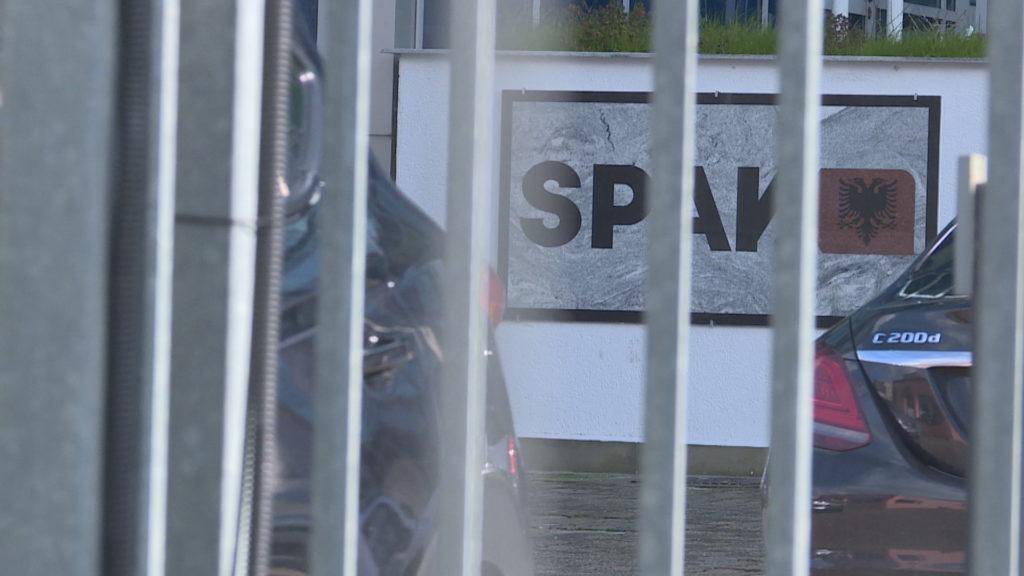 Ministrja e Ramës i “çjerr maskën” Saliut: Berisha mbetje bolshevike që nuk ka incenerator që e riciklon”! Koha që SPAK të hetojë 360 gradë “non grata”-t Ministrja e Ramës i “çjerr maskën” Saliut: Berisha mbetje bolshevike që nuk ka incenerator që e riciklon”! Koha që SPAK të hetojë 360 gradë “non grata”-t