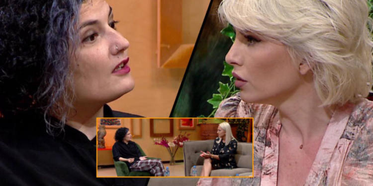 Ti e degjeneron shoqërinë, unë heq mikrofonin”! Plasi sherri live mes spikeres së lajmeve dhe Xheni Karajt