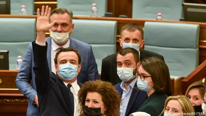 Kuvendi i Kosovës miratoi rezolutën për dënimin e genocidit serb në Srebrenicë! Veprime dilitanteske nga politika e VV me rezoluta për Bosnjen që nuk e njeh si shtet! Kuvendi i Kosovës miratoi rezolutën për dënimin e genocidit serb në Srebrenicë! Veprime dilitanteske nga politika e VV me rezoluta për Bosnjen që nuk e njeh si shtet!