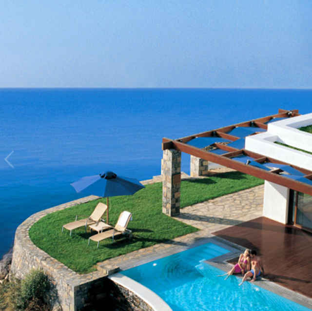 Albin Kurti pushime në resortin luksoz në Greqi: Në Deçan ka mbi 1500 të helmuar Albin Kurti pushime në resortin luksoz në Greqi: Në Deçan ka mbi 1500 të helmuar