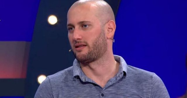 Çfarë ndodhi? “Skandal! O Zgarbista të ndyrë”! Shpërthen si asnjëherë më parë Florjan Binaj: Del me thirrjen urgjente Çfarë ndodhi? “Skandal! O Zgarbista të ndyrë”! Shpërthen si asnjëherë më parë Florjan Binaj: Del me thirrjen urgjente