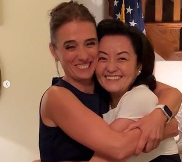 “Një nga idhujt e mi”! Yuri Kim takon njeriun special për të: Publikon foton mes puthjeve e përqafimeve “Një nga idhujt e mi”! Yuri Kim takon njeriun special për të: Publikon foton mes puthjeve e përqafimeve