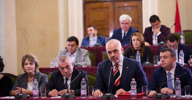 Rama zgjeron kabinetin qeveritar në shtator? Ja cilat nga ministritë aktuale mund të ndahen Rama zgjeron kabinetin qeveritar në shtator? Ja cilat nga ministritë aktuale mund të ndahen
