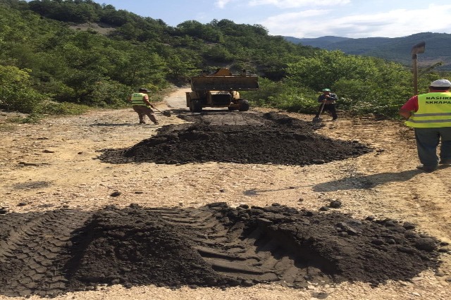 Nis rindërtimi i rrugës Çorovodë- Prishtë, banorët: Duam të rikthejmë lavdinë e saj! Nis rindërtimi i rrugës Çorovodë- Prishtë, banorët: Duam të rikthejmë lavdinë e saj!