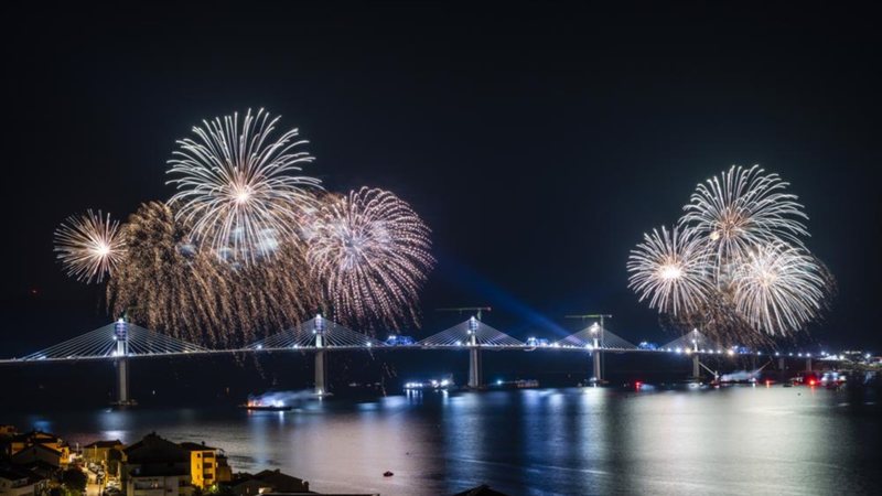 Kroacia ndërton urën që përmbush ëndrrën e gjatë për të lidhur dy brigjet e Adriatikut: Kushtoi 420 milionë euro! Kroacia ndërton urën që përmbush ëndrrën e gjatë për të lidhur dy brigjet e Adriatikut: Kushtoi 420 milionë euro!