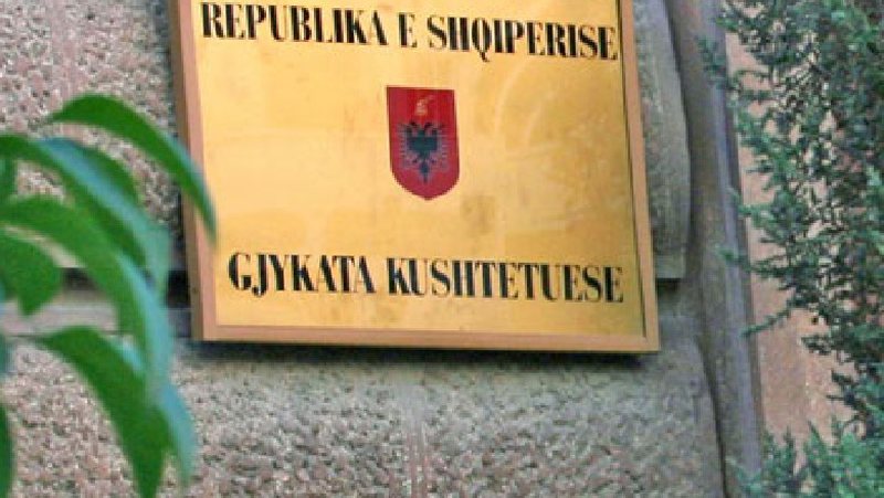 Gjykata Kushtetuese rrëzon Kodin Zgjedhor të Gjiknurit: Hap listat, rrëzon “nenin” për herësin e 10 mijë votave Gjykata Kushtetuese rrëzon Kodin Zgjedhor të Gjiknurit: Hap listat, rrëzon “nenin” për herësin e 10 mijë votave
