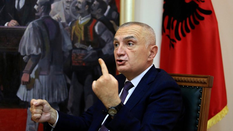 “Ilir Meta është futur në listën e zezë të SHBA”! Gazetari i njohur i çjerr maskën  Presidentit dhe lëshon paralajmërimin ‘bombë’: Vendimi shpallet në vjeshtë!