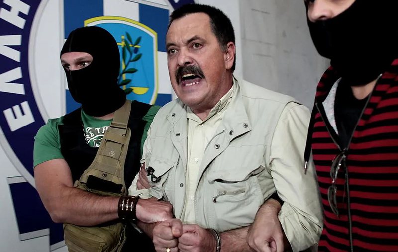 Prangat armikut të betuar të shqiptarëve, si u zbulua plani i arratisjes së deputetit të Agimit të Artë Prangat armikut të betuar të shqiptarëve, si u zbulua plani i arratisjes së deputetit të Agimit të Artë