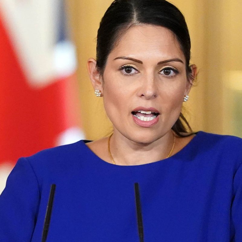 Britania vendos masa ndaj emigrantëve: Kush ka hyrë në mënyrë ilegale dhe ka kërkuar azil do ndëshkohet! Britania vendos masa ndaj emigrantëve: Kush ka hyrë në mënyrë ilegale dhe ka kërkuar azil do ndëshkohet!