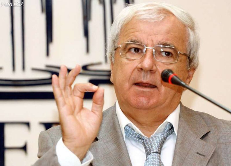 Priten revolta popullore?! Spartak Ngjela tregon pse Meta dhe Berisha hoqën dorë nga skenari i tyre: Tregon rrezikun që i pret dhe paralajmëron zhvillime që do të “shkundin” edhe ministra Priten revolta popullore?! Spartak Ngjela tregon pse Meta dhe Berisha hoqën dorë nga skenari i tyre: Tregon rrezikun që i pret dhe paralajmëron zhvillime që do të “shkundin” edhe ministra