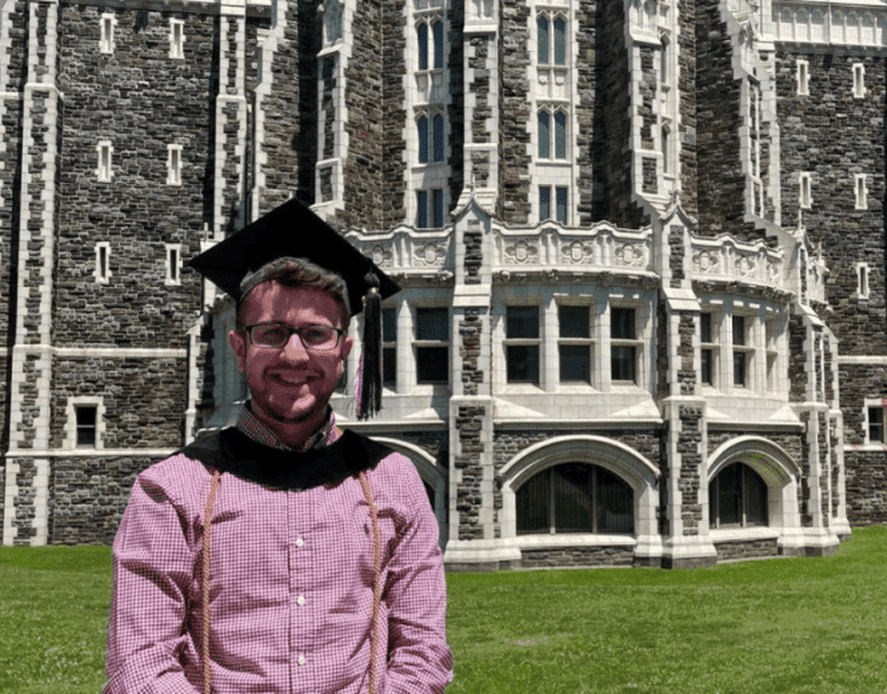 Dëshironi të studioni në SHBA?! Ambasada amerikane tregon historinë e Arlindit dhe fton studentët të aplikojnë Dëshironi të studioni në SHBA?! Ambasada amerikane tregon historinë e Arlindit dhe fton studentët të aplikojnë