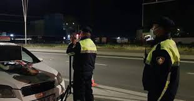 Policia me dy standarde! Bizneset në Vlorë ankohen te Rama dhe kërkojnë të shtyhet ora policore: Te Gjiri i Lalëzit festohet me muzikë “live” deri në mëngjes! Policia me dy standarde! Bizneset në Vlorë ankohen te Rama dhe kërkojnë të shtyhet ora policore: Te Gjiri i Lalëzit festohet me muzikë “live” deri në mëngjes!